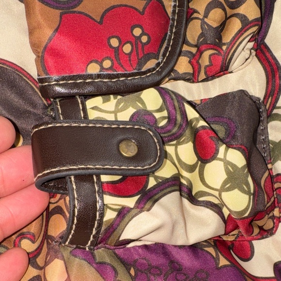 Treviso Vibrant Floral Shoulder Bag - Picture 5 of 16